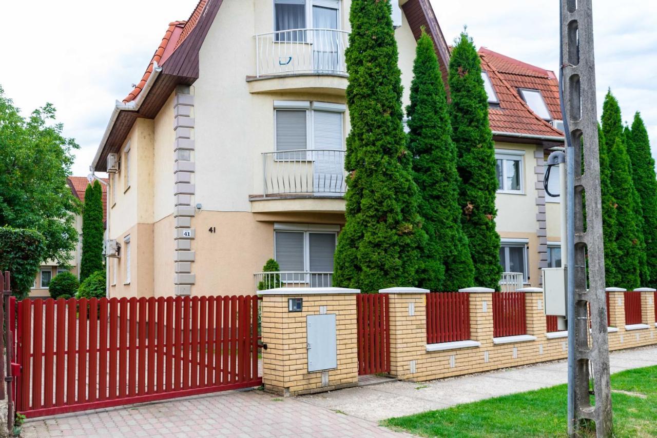 Hsb Studio Hajduszoboszlo Exterior photo
